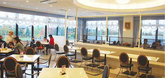 カフェ＆レストラン インターリュード店内