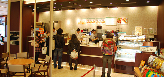 ［ドトールコーヒーショップ］  コーチャンフォー旭川店店内