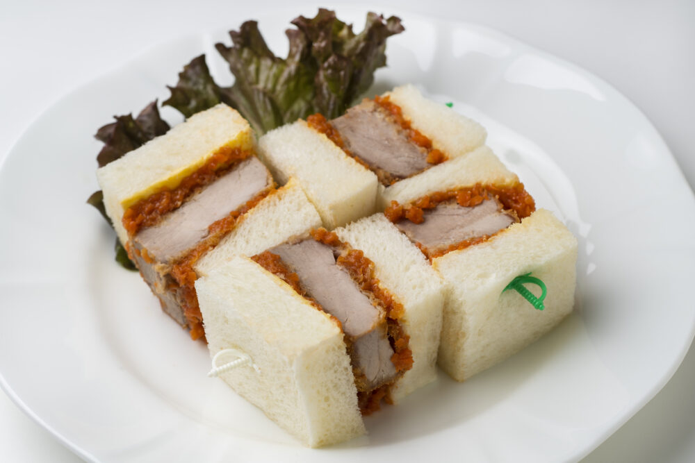 ものすごい厚さ! フィレカツサンド