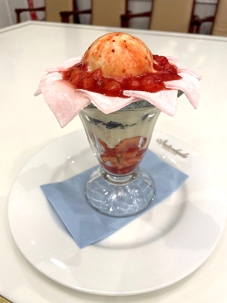 【いちごのゆきもちパフェ】販売開始!