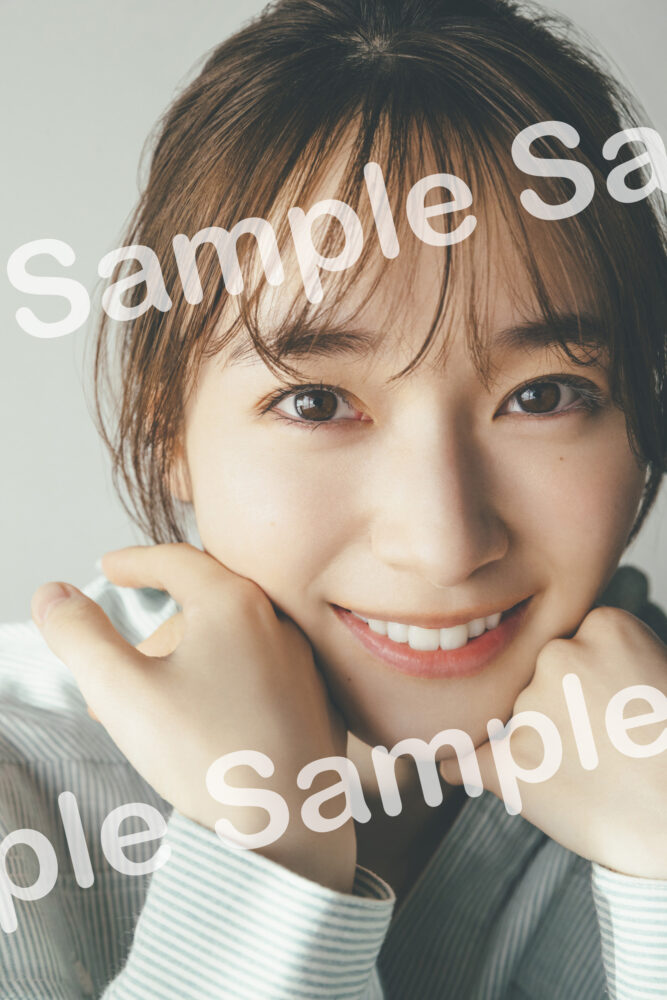 櫻坂46守屋麗奈1st写真集「笑顔のグー、チョキ、パー」